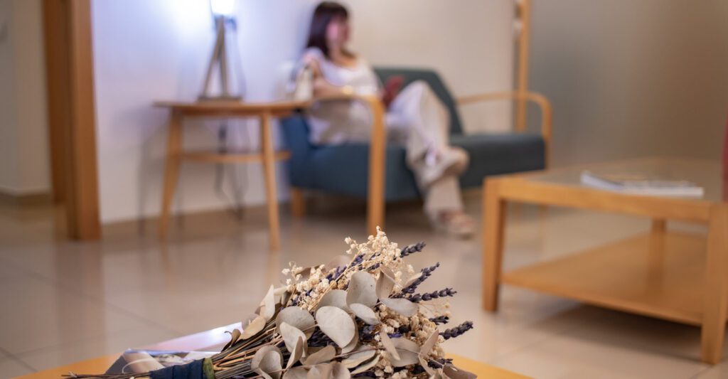 Les installations de la Clinica del Pino à Calpe avec un mobilier clinique moderne